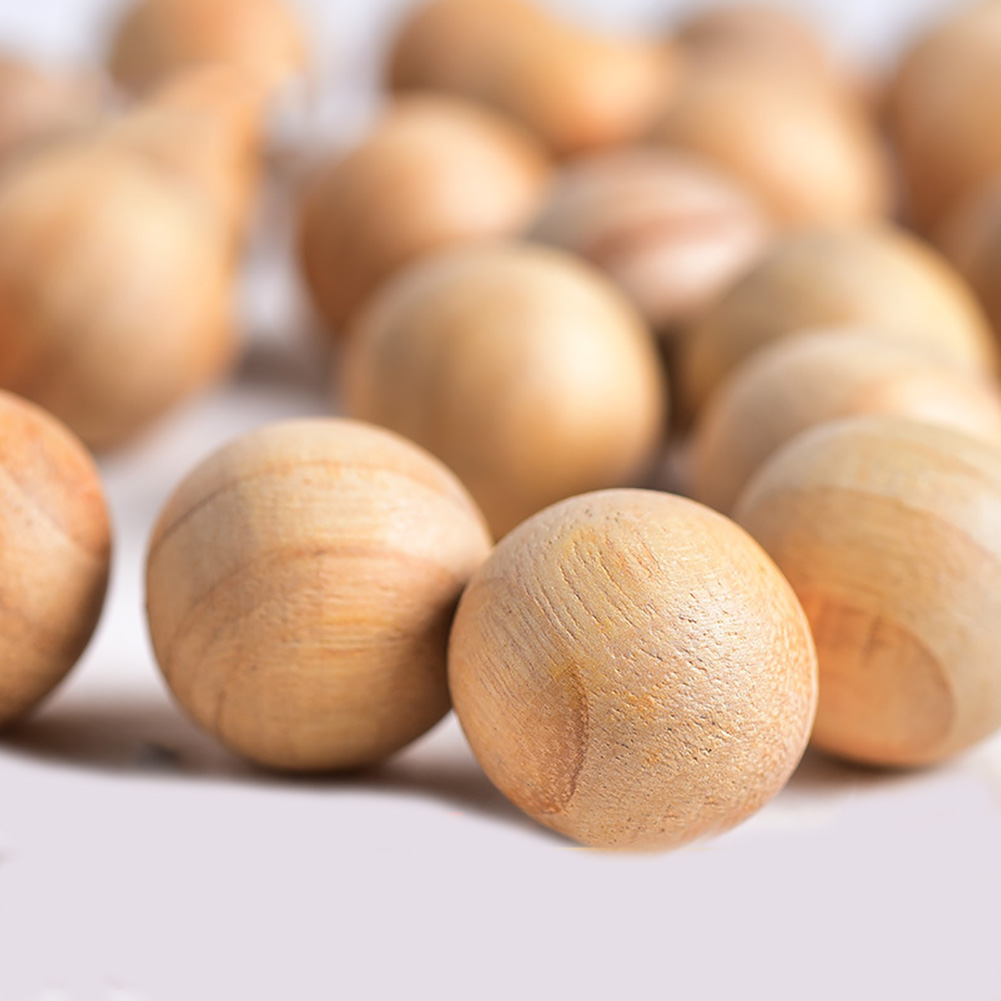 Natural Moth Discs & Oval Moth Balls – Kills Clothes Moths, Larvae & Eggs, Fresh Scent, Wood Material