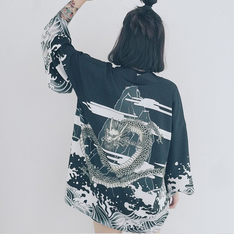 Bella philosophie japon style imprimé vintage Harajuku Style Blouse vagues et vent Dragon chemises japonais manches chauve-souris kimono: black KMN003JBL