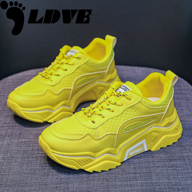 Kvinnors clunky sneakers höjdökning grön gul vit färg tjock sula air mesh kvinna vardagsskor