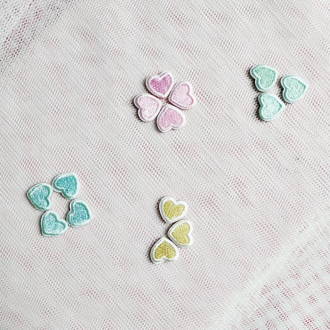 Parches autoadhesivos bordados de corazón de , 10 unidades, coser hierro en ropa, apliques de amor rosa, verde y azul, decoración de bolsa artesanal