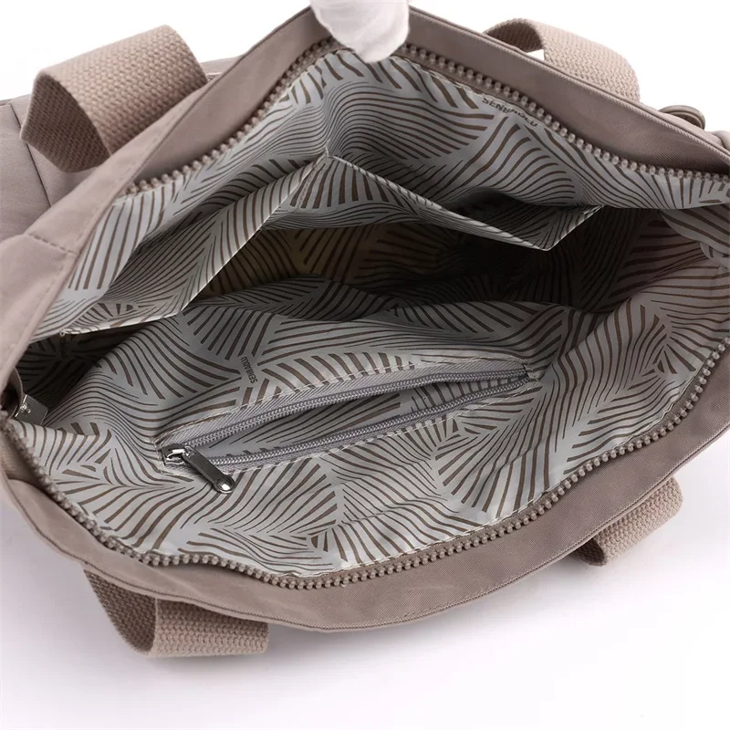 Sac décontracté pour femmes, à la et décontracté, nouvel article 2024, sac mère à main en tissu nylon solide de grande capacité à bandoulière unique