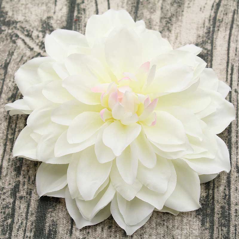 7 stk diameter 15cm høj kvalitet dahlia crepe kunstige blomster hoved bryllup boligindretning håndlavede diy silke blomster: Hvid