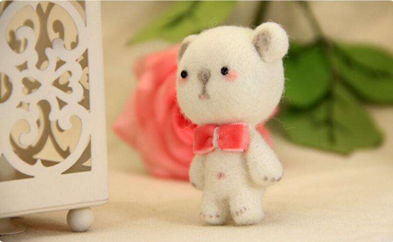 Small polar bear wool felting needlepoint kit couples pendant felt needlecraft DIY craft handmade needlework with tools plus