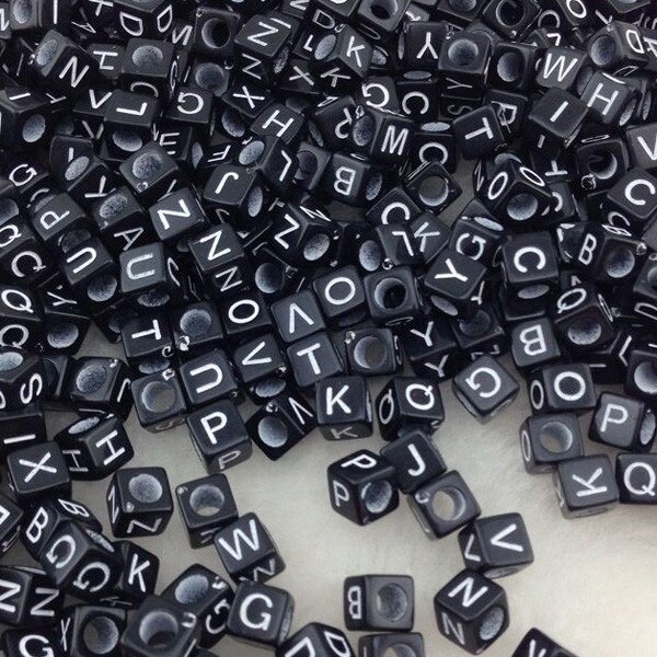 100pcs Alphabet Beads Mixed Letter Beads For Bracelet Accessories DIY Jewelry: Color 1