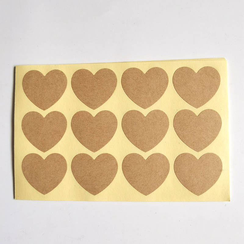 120 stuks 35 mm breed hartvorm bruin kraftpapier effen blanco stickers voor doe-het-zelf gebruik afdrukken schrijven