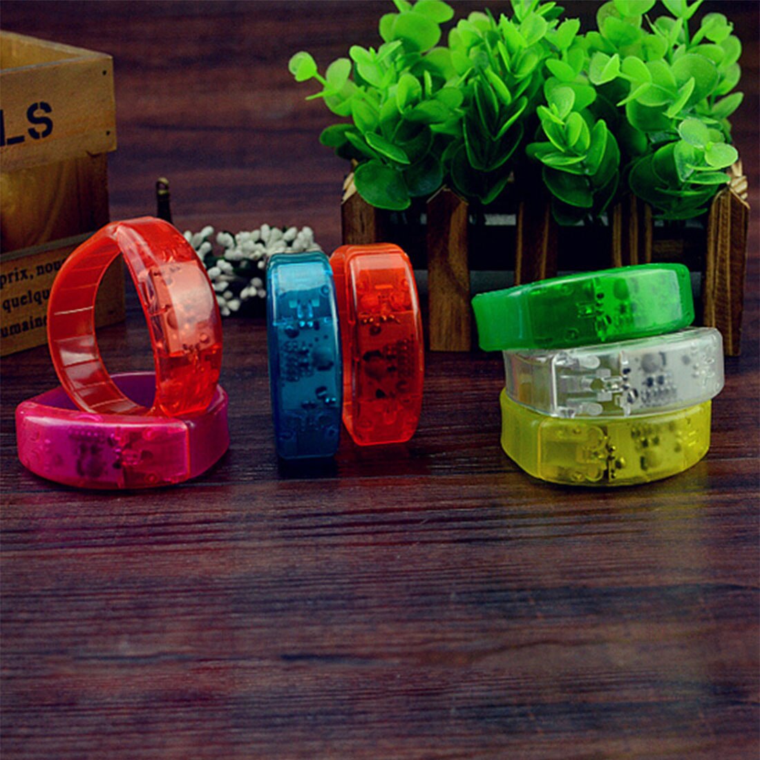 Pulsera con luz LED controlada por sonido, brazalete con brillo activado para , Festival