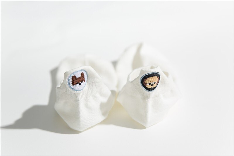 2020Socks children's left and right feet embroidery dog boat socks women's college wind spring socks cotton cartoon products: White