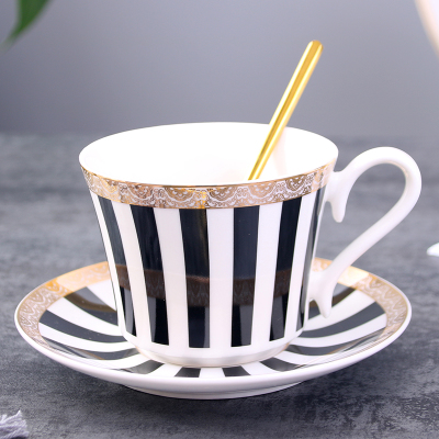 Concise Stripe Bone China Coffee Cup Saucer With Gold Spoon Ceramic Paris Tea Cup 225ml Porcelain Teacup Cafe Drinkware: Blue stripes teacup