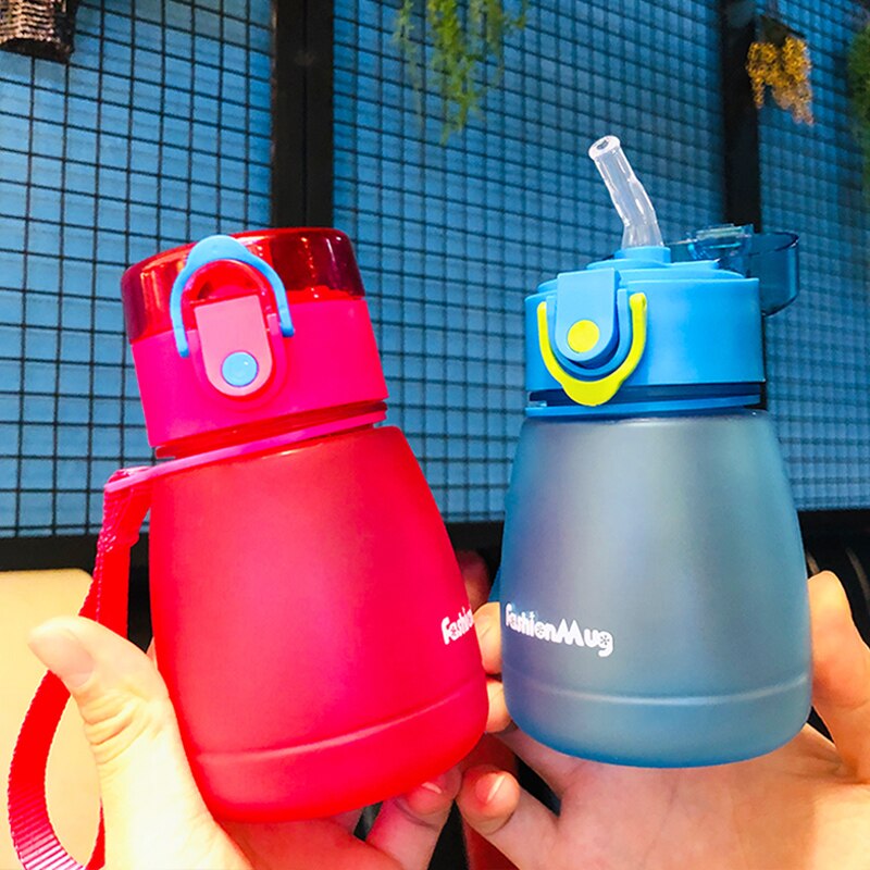 Plast vattenflaska 320ml min flaska flaska bpa fri läckagesäker vattenkokare med rep bärbar skolvattenflaska för barn dryckesartiklar