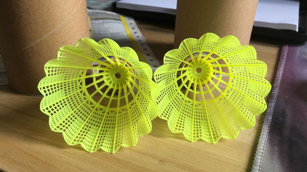 Volant plastique Nylon Mavis 300 350 370 2000 Badminton raquette volant
