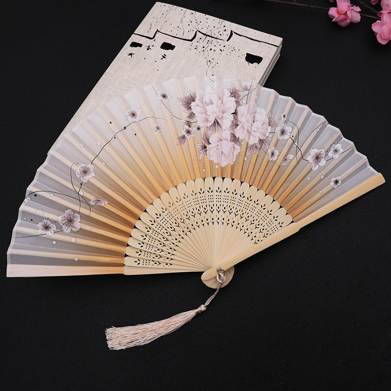 1 st bärbar handfällbar fläkt kinesisk stil dansrekvisita retro fläkt kvinna män bambu trä sidenblomma fällbar fläkt: Mörkgrön