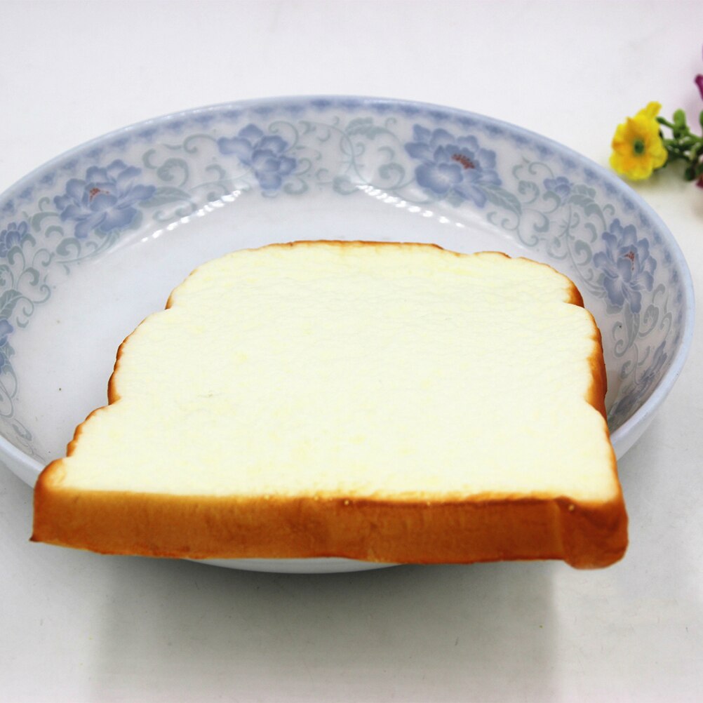14Cm Jumbo Squishy Zachte Geur Gesneden Brood Toast Kids Speelgoed Hand Kussen Classic Kinderen Verjaardag Speelgoed 1Pc