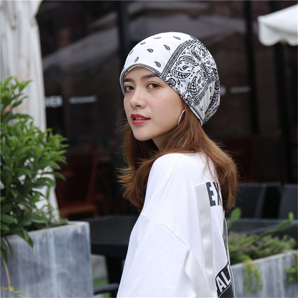 6 farver national stil uld ski caps kvinder efterår varme hatte stilfulde motorhjelmer streetwear skateboard: Hvid