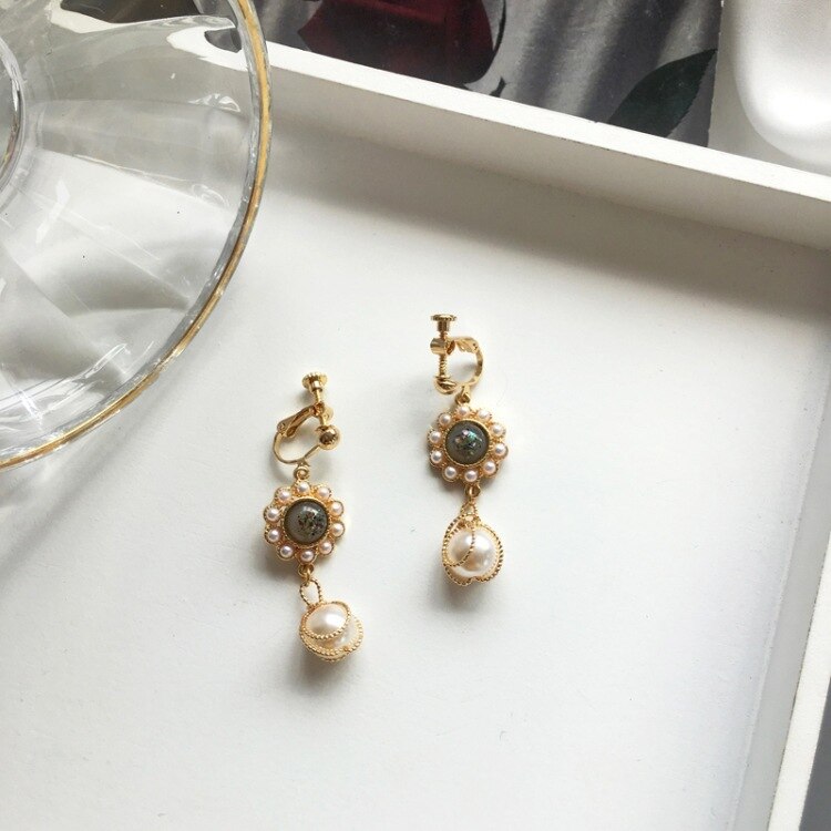 Tempérament gracieux dames accessoires Hong Kong Style Simple Imitation perle ronde boule pendentif pince boucles d'oreilles bijoux: 2 Ear Clip