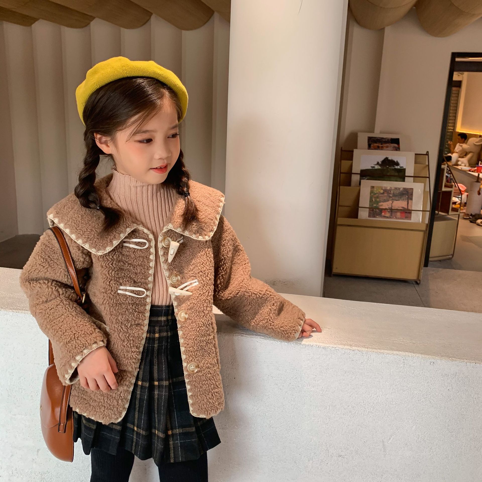 Hiver nouveauté style coréen fille veste épaissie laine tout-match avec corne bouton cool manteau