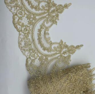 Delicate 9 yards 22 cm pailletten ivoor/witte stof bloem Venise Venetië kant trim applique naaien ambacht voor bruiloft december LW0333: pistool metaal