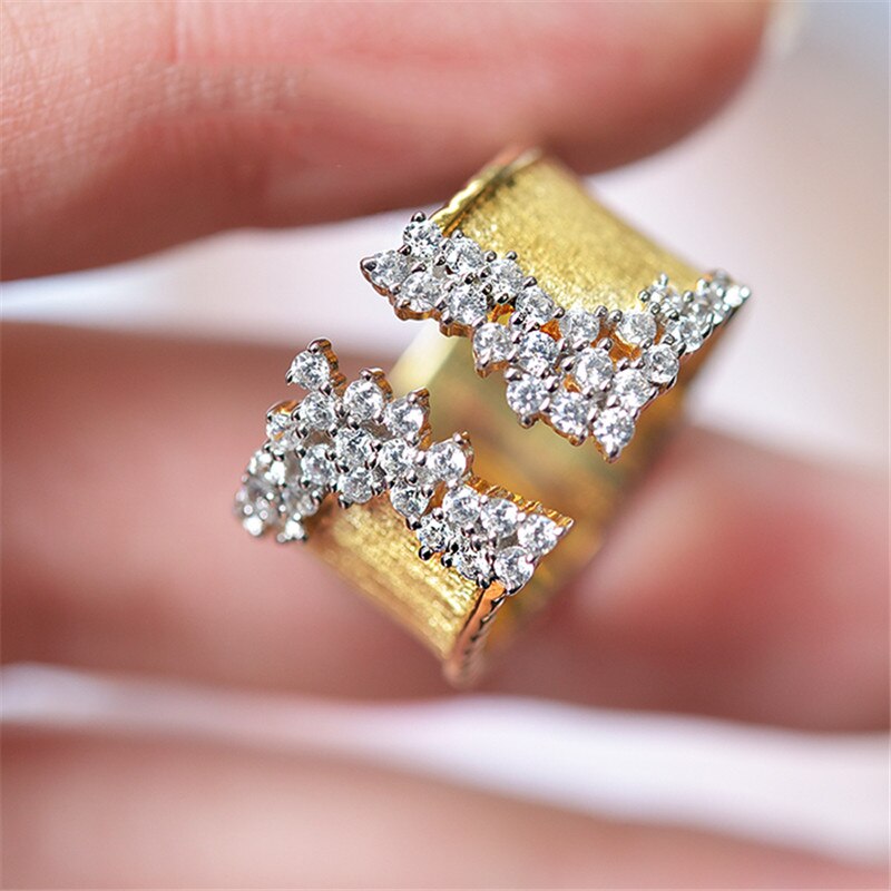 Anello di pietra di zircone bianco femminile di lusso anello di fidanzamento classico Color oro grande fascino fedi nuziali rotonde di cristallo per le donne