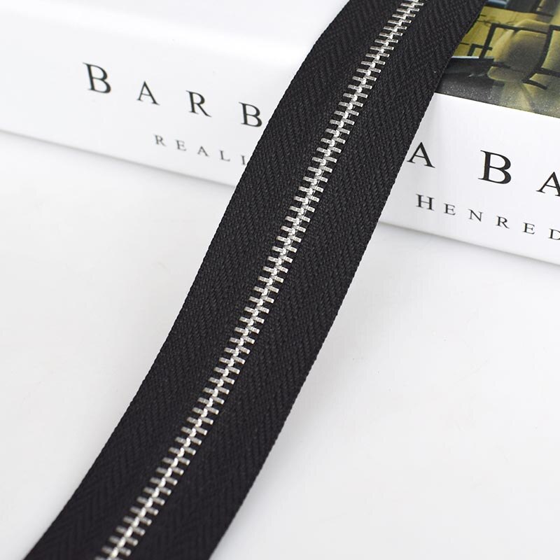 2Yards Eco-friendly 3# Metal Zipper For Sewing DIY Zipper Repair Clothes Zippers Sports Coat Bag Garment Clothes Accessories: blacksilver