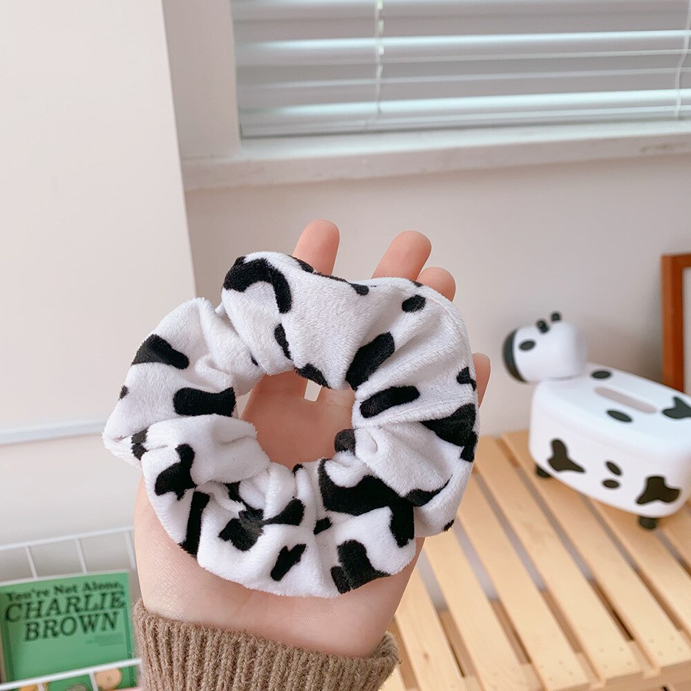 Bandas de Pelo de lana de Invierno para mujer, cintas para el pelo con estampado de vaca, accesorios para el cabello para niña, coletero