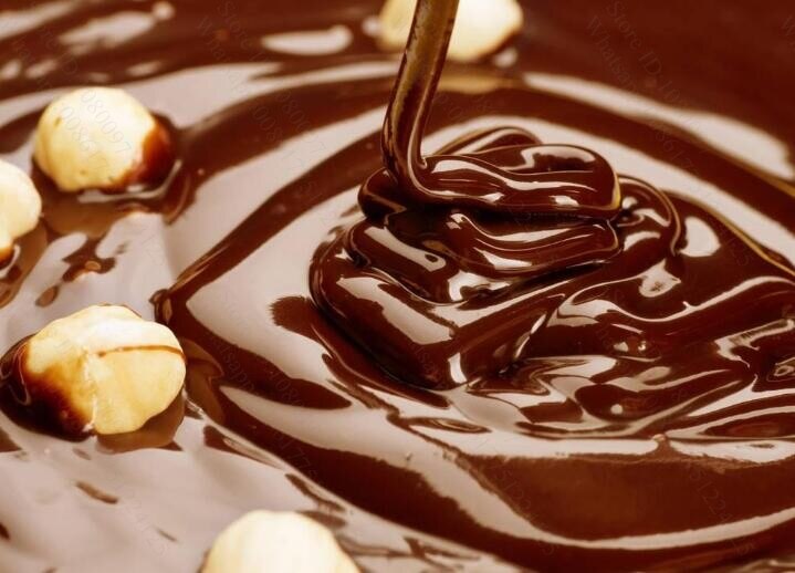 Electric chocolate melting pot for