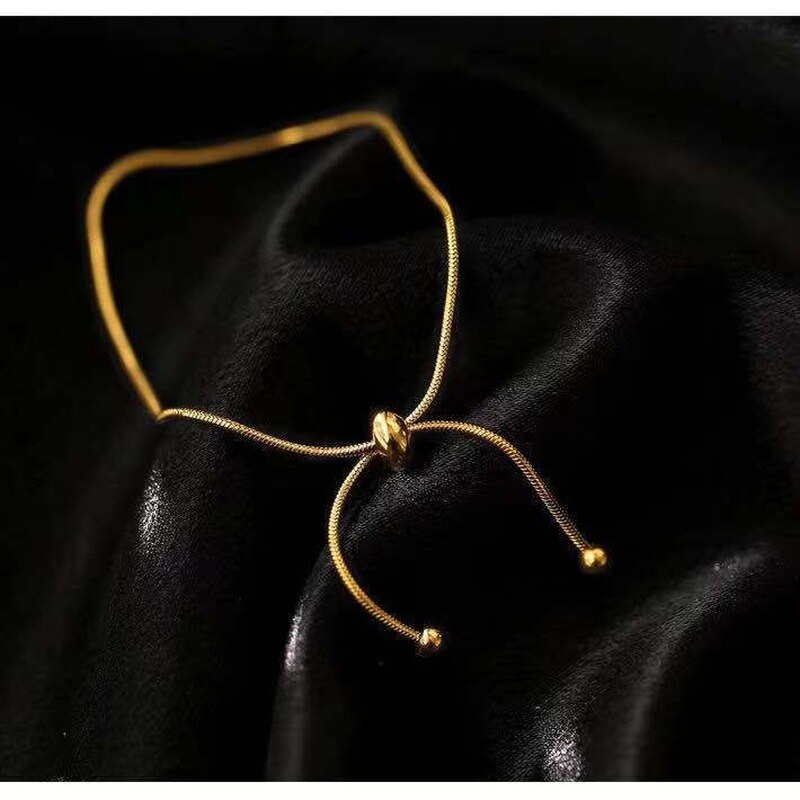 Schlichte 18k vergoldete fußkettchen, verstellbar, vintage-stil, zurückhaltende eleganz, trendiger schmuck