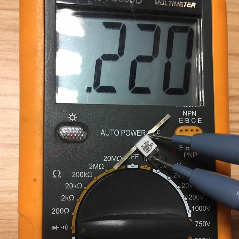 Verzwakker Flens Mount 20 Watt 01.75 Db 20 W 01.75dB 33-1001 220 Ohm DC-4.0 Ghz 33-1001-01.75 Rf Florida 33A100101.75F 220 Ohm