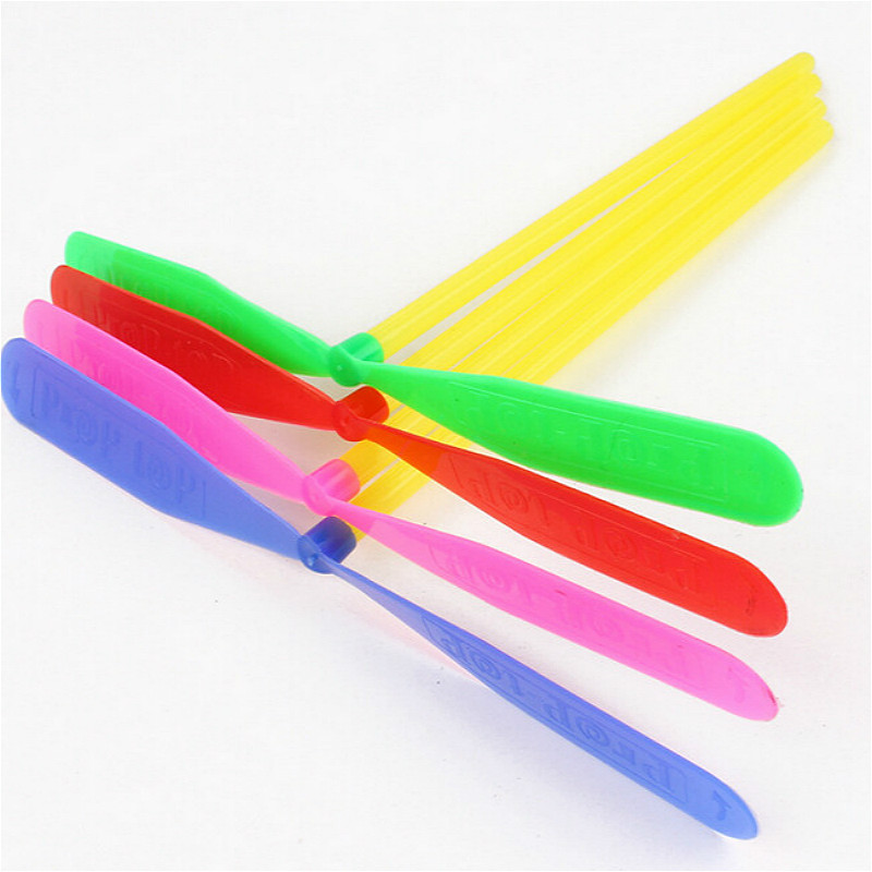 1 pcs de Blauwe Kite Gooien Parachute Fly Kids Toy Spelen Parachute Fun Vliegende Educatief Speelgoed voor Kinderen