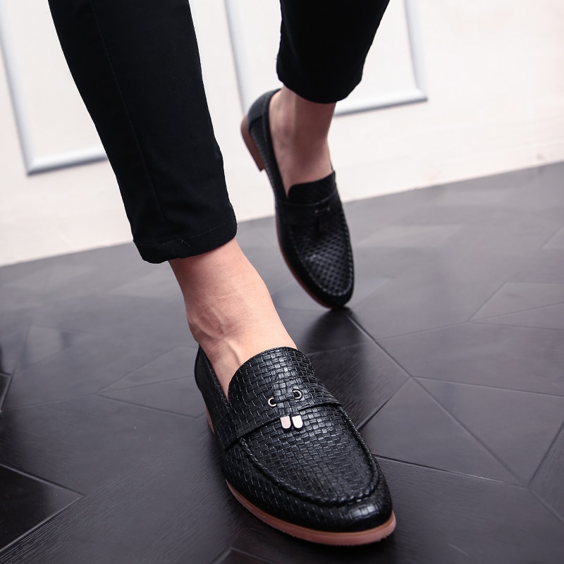 Mænd loafers sko læder mokkasiner slip on mænd & #39 ;s fritidssko udendørs kjole fest loafers mandlige lejligheder moccasin sko stor størrelse 47