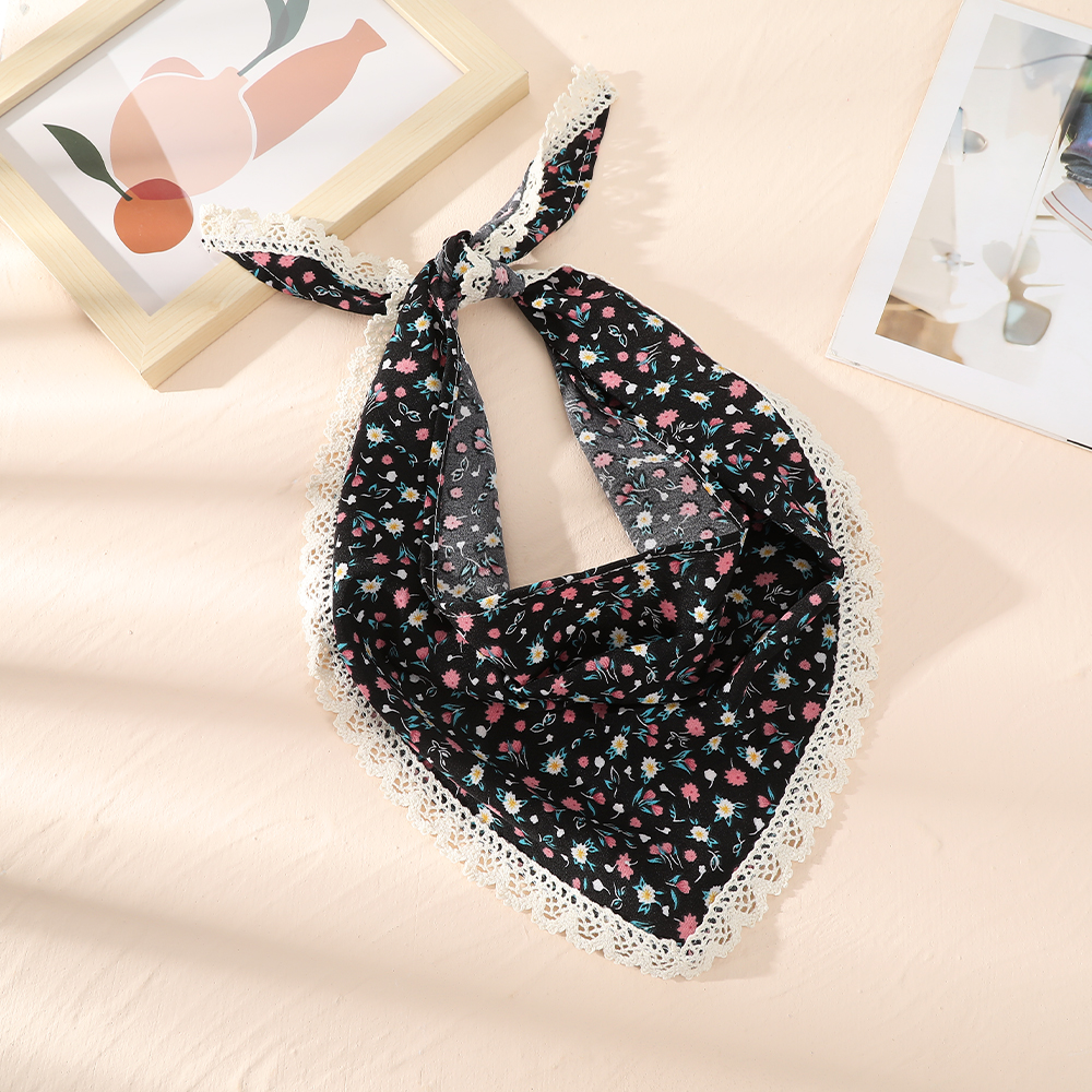 AWAYTR Bloemenprint Haar Sjaal Bohemen Bandana Witte Haarband Kleurrijke Vlinders Driehoek Sjaal Hoofddoek Vrouwen Meisje Hoofddoek: Zilver