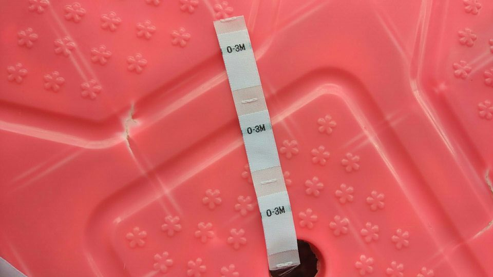 100Stck Weiß Polyester tuch größe Etikett 2Y 3Y 4Y 5Y 6Y 7Y 0-3m 3-6m 6-9m 9-12m 12-18m 18-24m: 0-3M