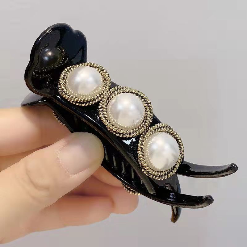 Ball Head Grab Clip Female Summer Net Red French Temperament Imitation Ceramic Flower Lazy Hair Clip Back head hair clip