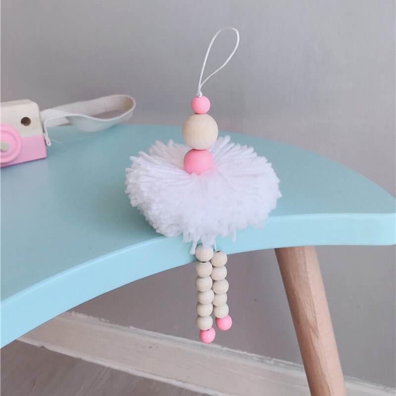 Décoration suspendue danseuse Ballet de Style nordique | Perles en bois, décor de chambre de fille, ornement de tente pour bébé et pépinière, accessoires photos: white