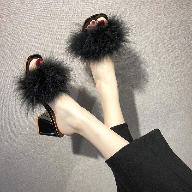 Gennemsigtig pels slides kvinder sko tykke høje hæle fluffy fjer hjemmetøfler slip på firkantet tå dame lodne hår klipklapper