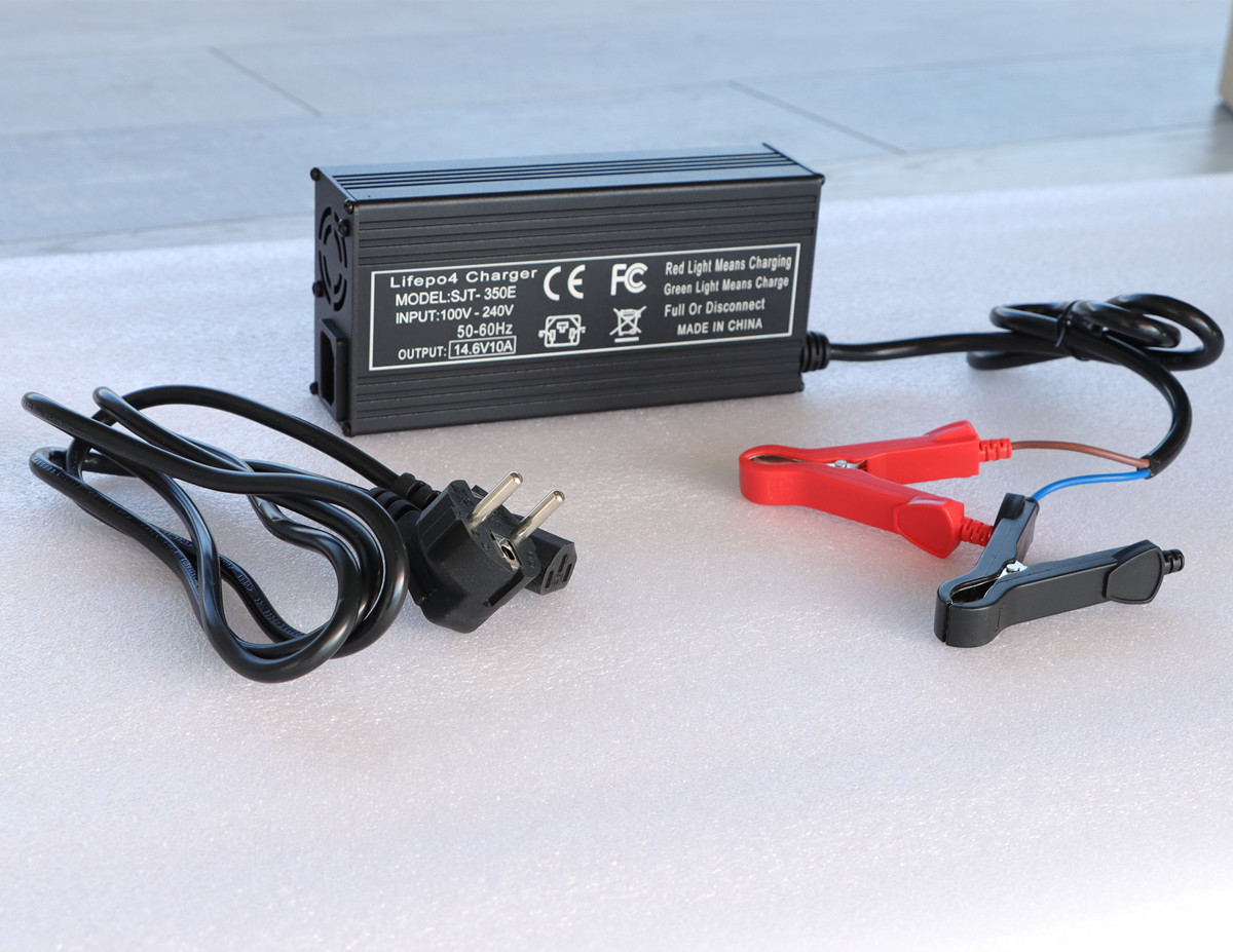 12V 24V LiFePO4 Battery Charger 20A 40A High Power Fast Charge Lithium Battery Pack Energy Storage Charger 14.6V Battery Adapter