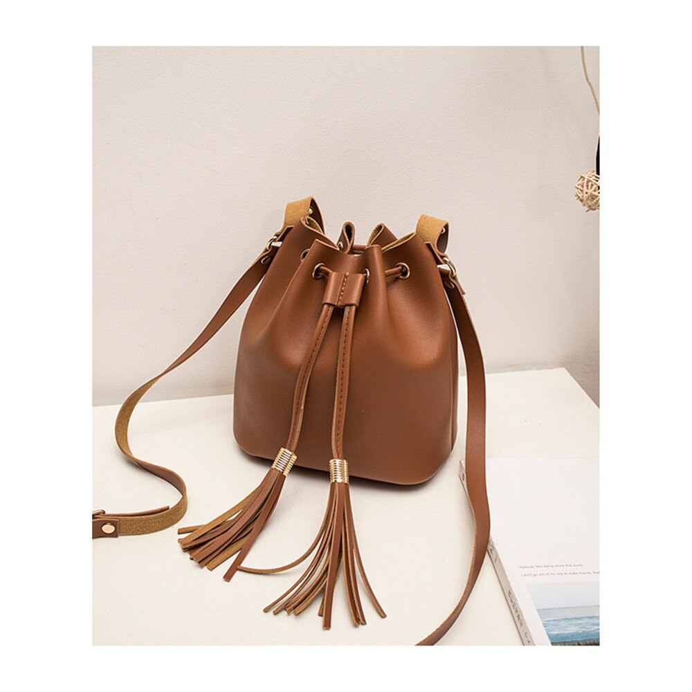 Kleine pu leren bucket bags voor vrouwen, stevige crossbody tassen met kwastjes, reistassen en handtassen voor dames, schoudertassen voor dames: Bruin