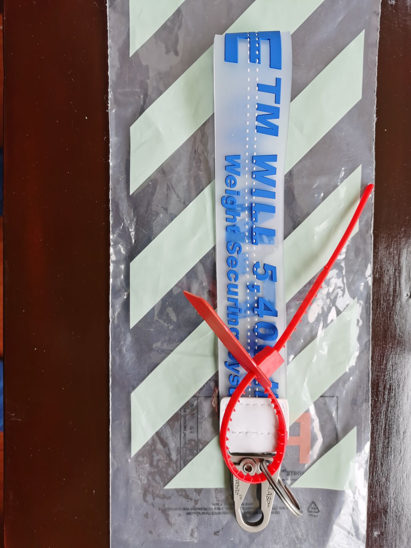 Off White Keychain Transparent PVC Jelly Letter Key Ring Jeans Waist Bag Mobile Phone Case Bag Camera Bag Pendant Key Chains: Blue