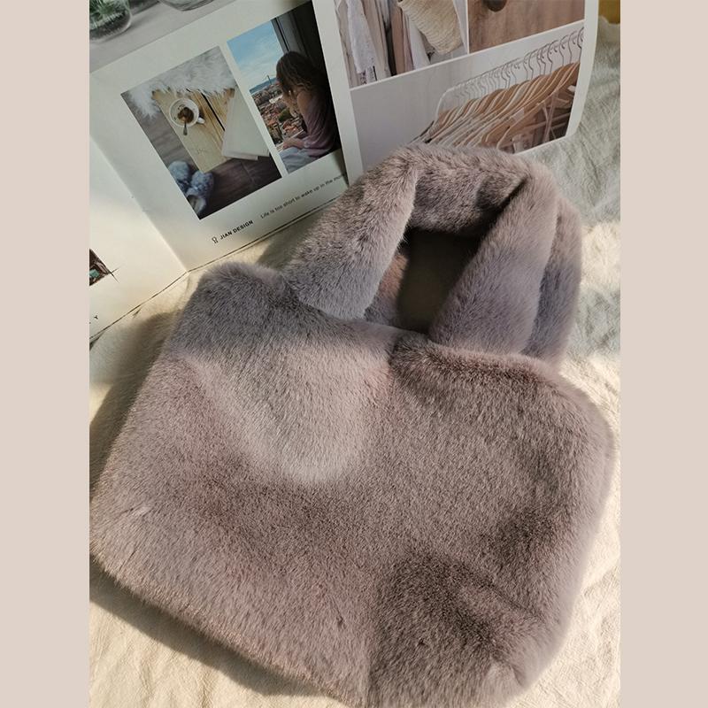 Winter Fluffy Bag For Women Versatile Faur Fur Messenger Shoulder Bag Plush Shopping Totes Cute Plush Small Handbag: Light Grey