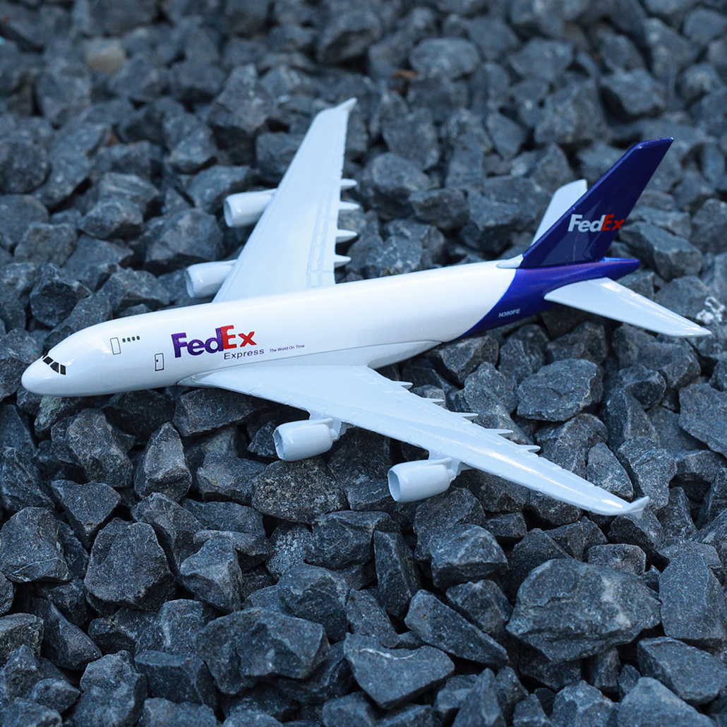 Scala Fedex Cargo Airplane lega Diecast Model 15cm World Aviation da collezione Souvenir giocattoli in miniatura per ragazzi