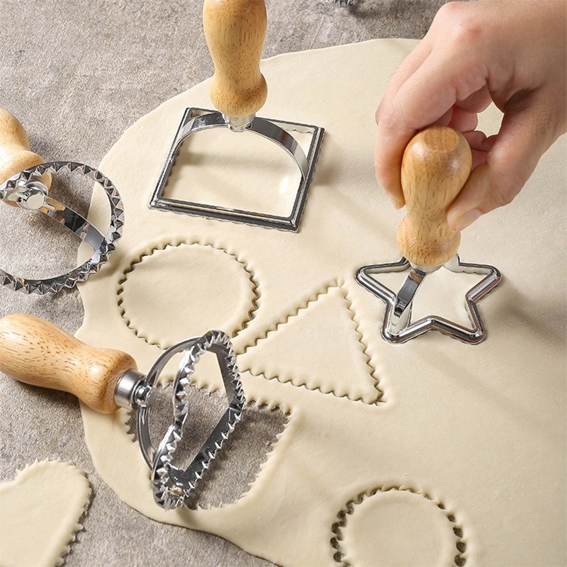 1pcs Bakken Cookie Cutter Biscuit Maker Mold Pizza Snijwiel Gereedschap Mallen Aluminium Ravioli Pasta Gereedschap Vierkante Snijders