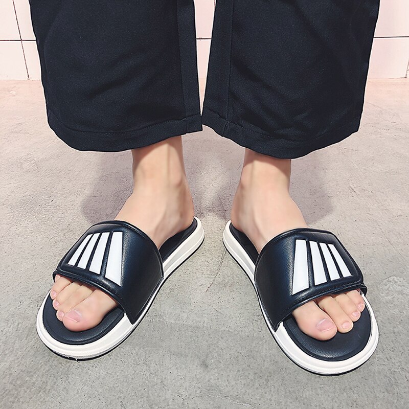Men Casual Beach Shoes Black White Men Travel Slippers Beach Slippers Mens Comfortable Bathroom Slippers