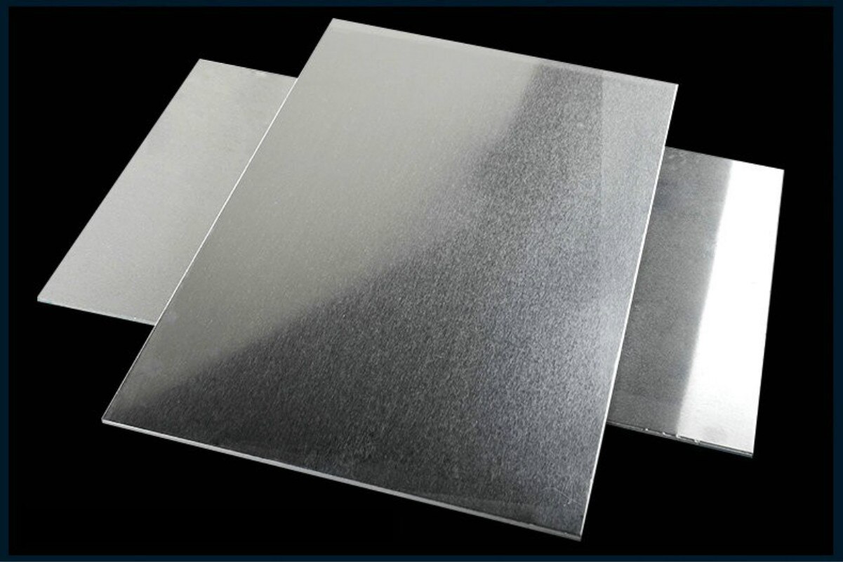 1 stk høy aluminiumsplate med tykkelse  of 2mm/3mm,  sveisbarhet og høy slitestyrke og lett å rengjøre.
