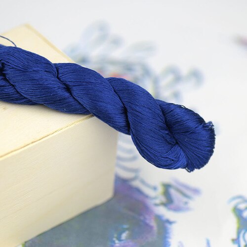 1 väri 400m suzhou kirjonta 100%  luonnonsilkki brodeerattu lanka silkki tee itse silkkisävyinen kirkas väriviiva keskiyönsininen: Ei . 9