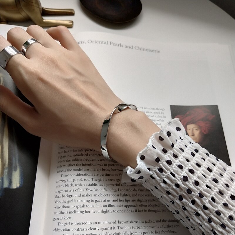 LouLeur 925 sterling silber Mobius armreifen silber verzerrung offene einstellbare armreifen für frauen edlen schmuck