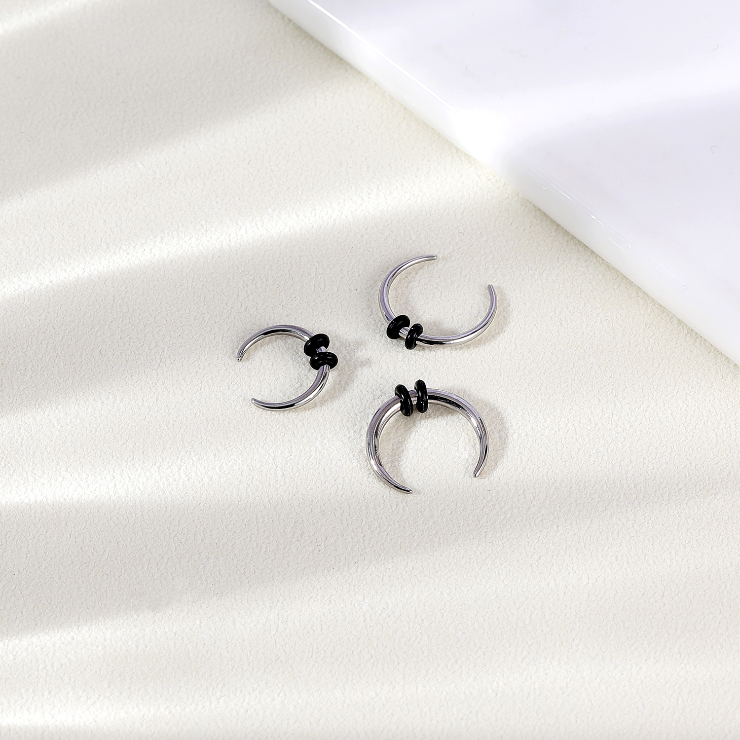 1 pièce Punk corne de bœuf forme acier inoxydable Septum Piercing 14G & 16G cône civière nez anneau noir nez expanseur 8MM/10MM