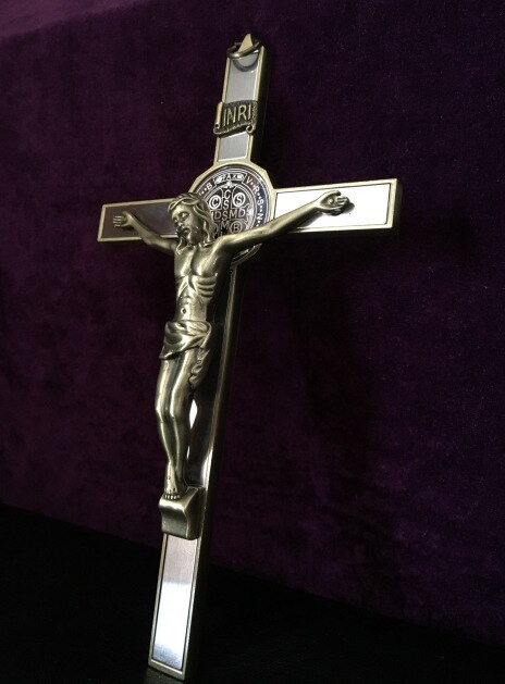 Putiikki pronssinen pyhimys benedikti manaus jeesus risti katkera patsas riipus pieni katolinen kristillinen käsityö