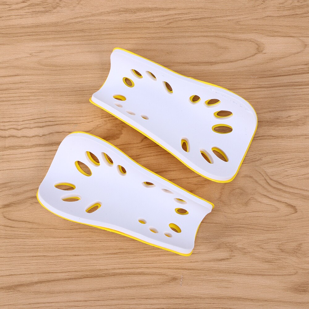 1 par leve respirável adulto bezerro equipamentos de proteção de equipamento de futebol para homem (branco)