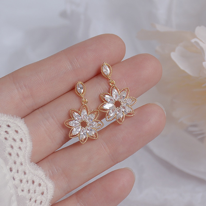 14K Real Gold Dainty Korean Flower Earrring for Women Bling AAA Zirconia Hollow Lace Stud Earring Wedding Brincos Bijoux