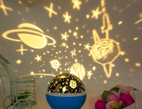 Roterende Nachtlampje Projector Spin Sterrenhemel Star Baby Slaap Romantische Lamp USB/AA Power: universe