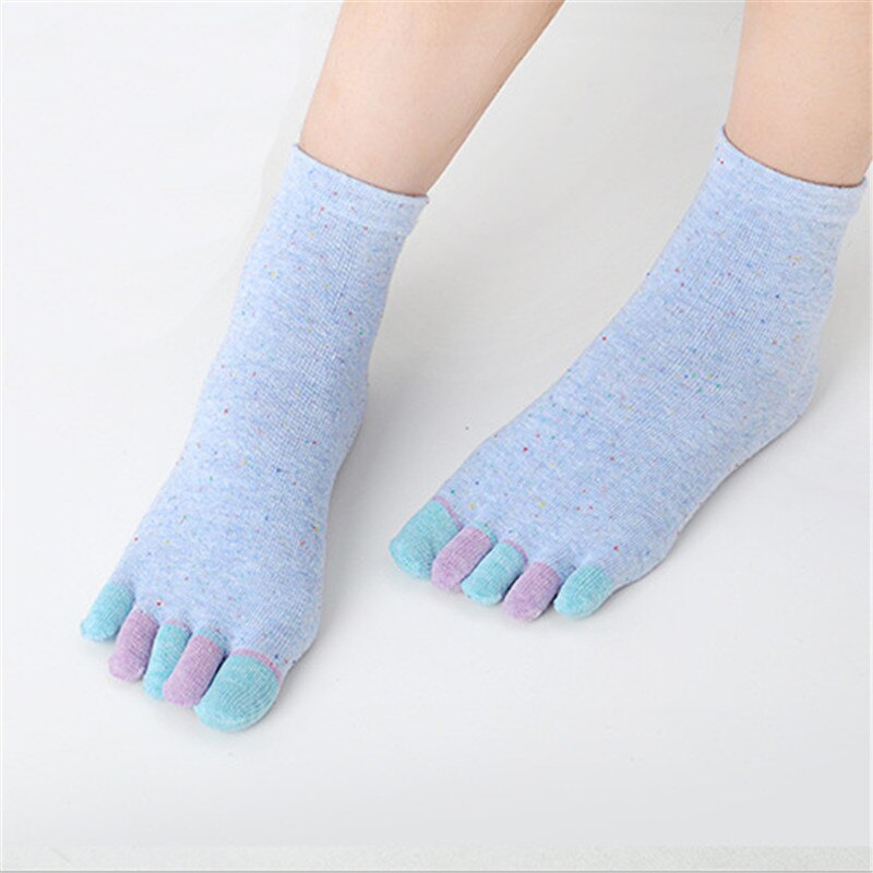 Women&#39;s 5 Toe Socks 5 Pairs/Lot Solid Color Five Fingers Trainer Toe Cotton Socks Female Colorful Pilates Massage Sock