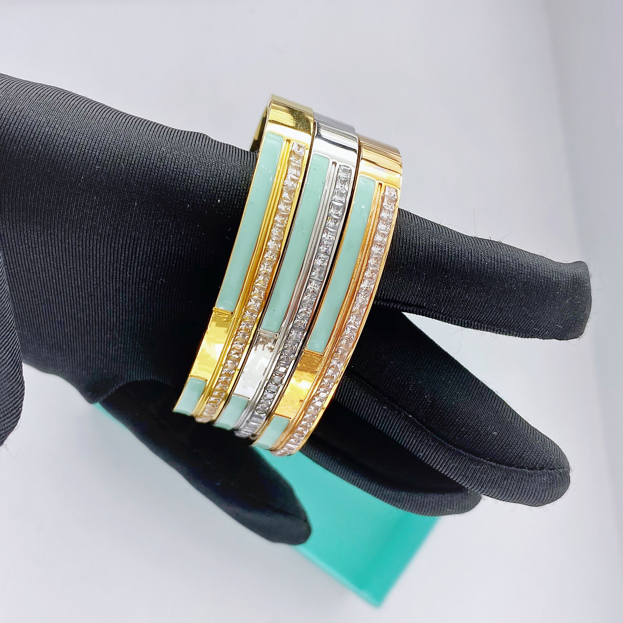 Beautiful Lovers Bracelets Woman Bracelets Stainless Steel Bangles and Bangles Cubic Zirconia Golden Woman Jewelry